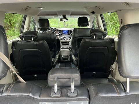 2017 Chrysler Pacifica Touring Plus