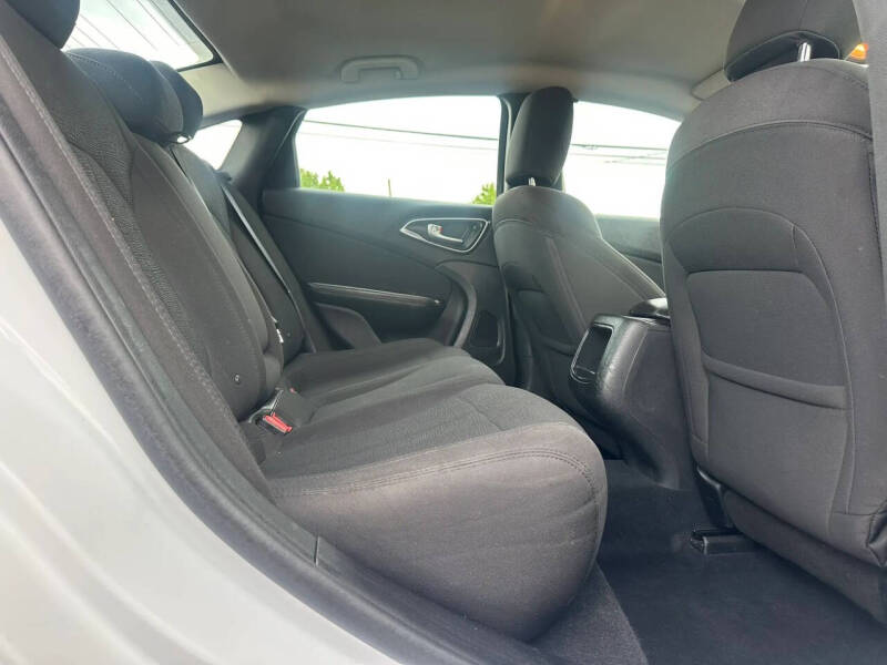 2016 Chrysler 200