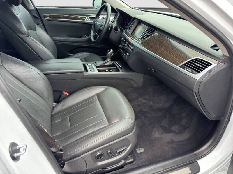 2017 Genesis G80