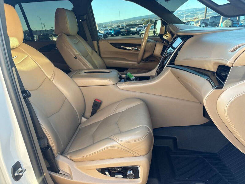 2019 Cadillac Escalade Platinum