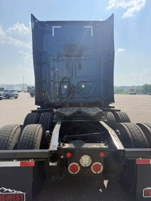 2021 Freightliner Cascadia