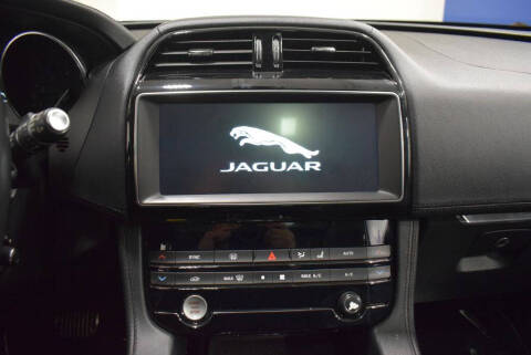 2019 Jaguar F-PACE 30t Prestige