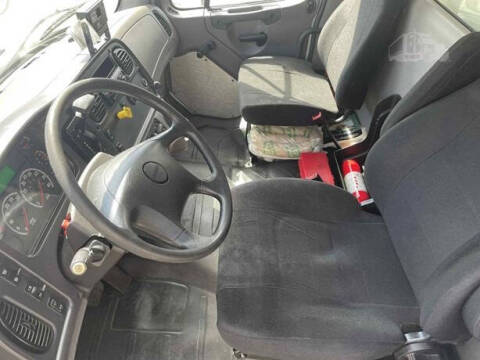 2018 Freightliner M2 106