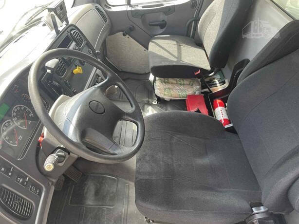 2018 Freightliner M2 106