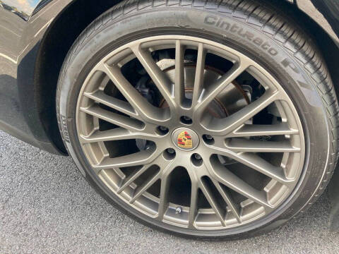 2023 Porsche Panamera 4 Platinum Edition