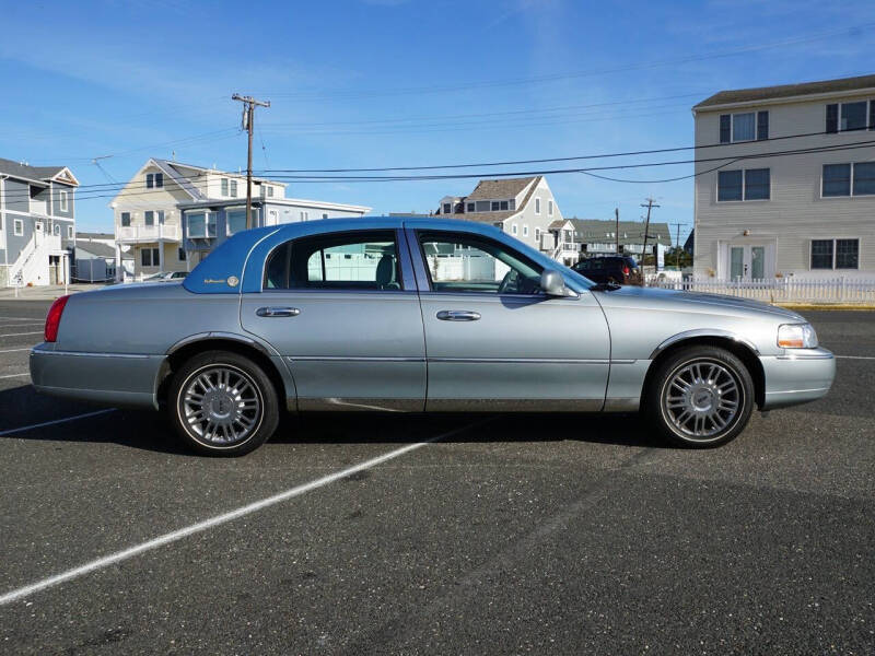 2006 Lincoln Town Car Signature