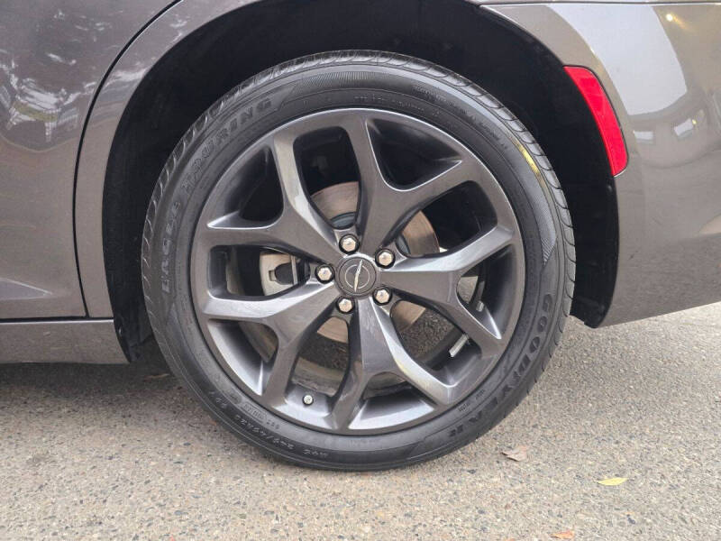 2023 Chrysler 300 S V6