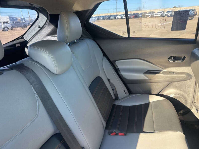 2023 Nissan Kicks SR