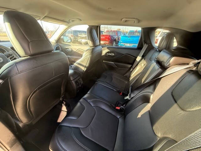 2022 Jeep Cherokee Latitude Lux