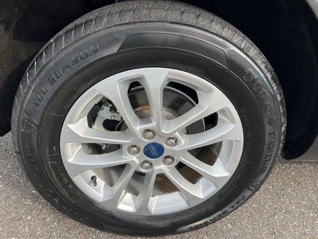 2022 Ford Escape Hybrid SE