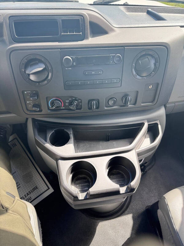 2014 Ford E-Series E-350 SD XL