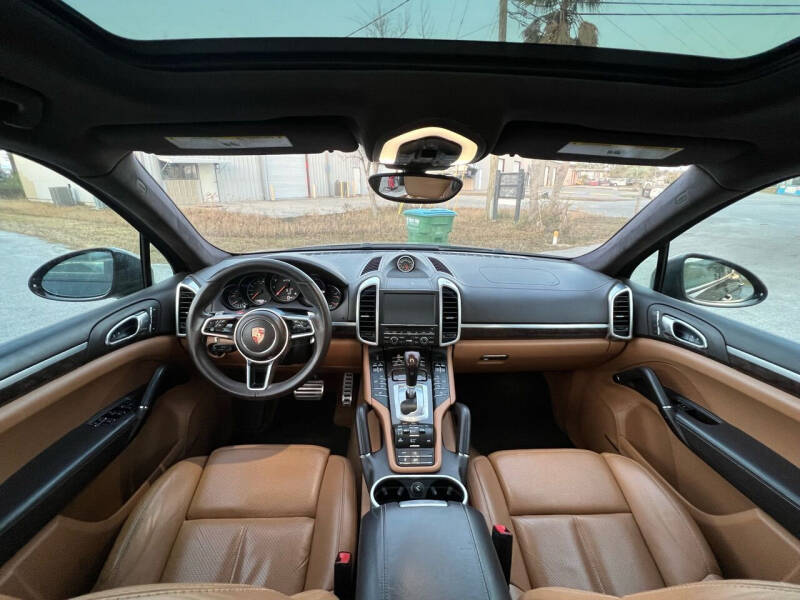 2016 Porsche Cayenne GTS