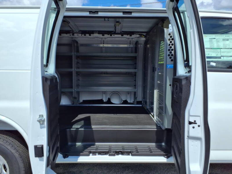 2025 Chevrolet Express 2500