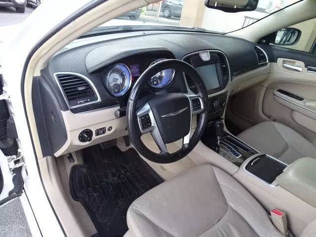 2011 Chrysler 300 Limited