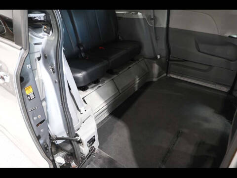 2013 Toyota Sienna SE 8-Passenger