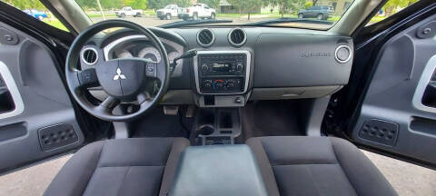 2008 Mitsubishi Raider LS