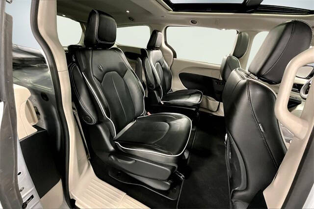 2023 Chrysler Pacifica Plug-In Hybrid Limited