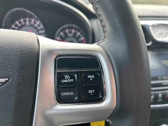 2011 Chrysler 200 Limited