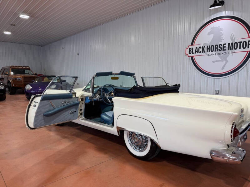 1957 Ford Thunderbird