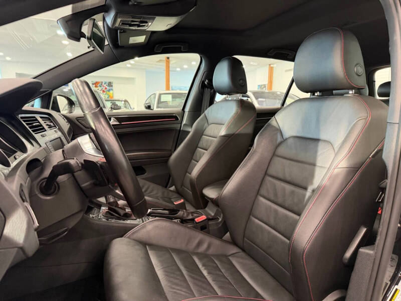 2017 Volkswagen Golf GTI SE