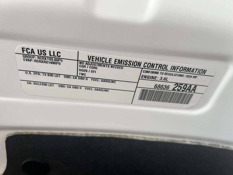 2024 Chrysler Voyager LX