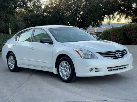 2010 Nissan Altima for sale at Auto Starlight in Dallas TX