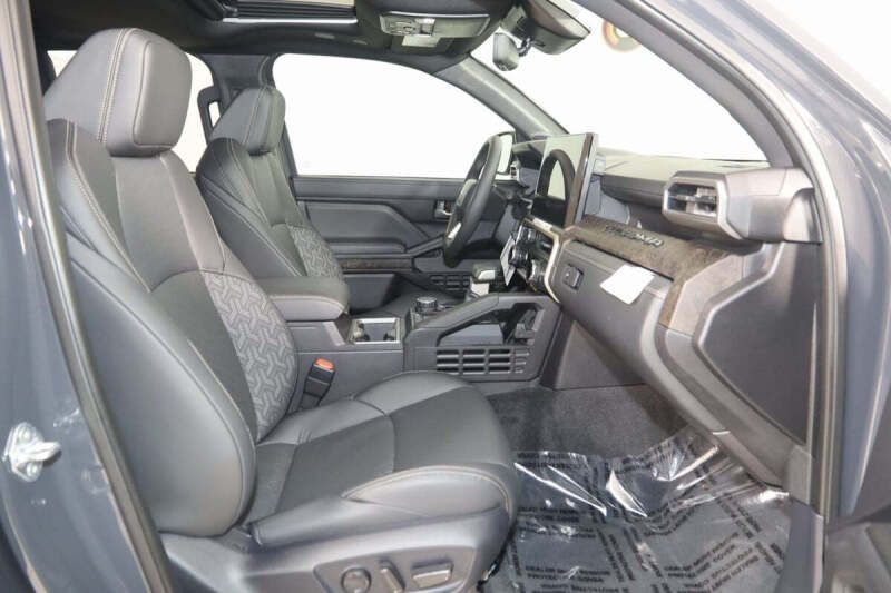 2024 Toyota Tacoma Limited HV