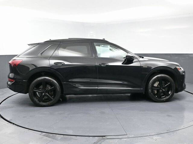 2019 Audi e-tron quattro Prestige