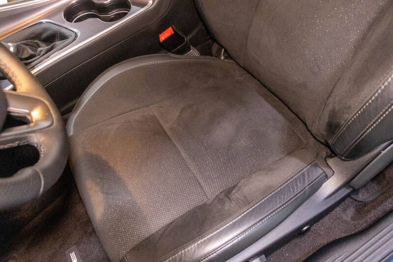2017 Dodge Challenger 392 HEMI Scat Pack Shaker