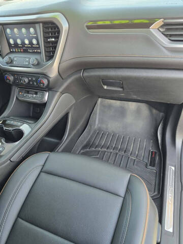 2023 GMC Acadia AT4