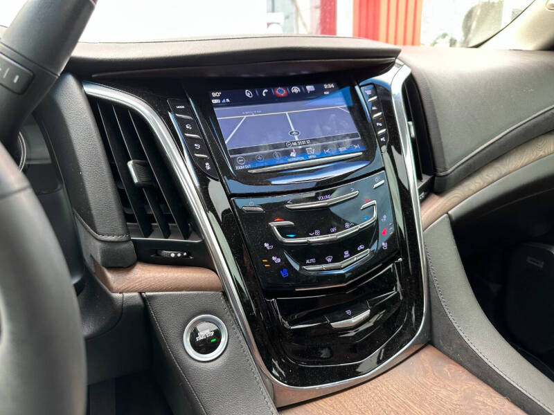 2017 Cadillac Escalade Premium Luxury