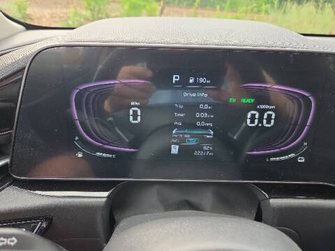 2023 Kia Niro SX