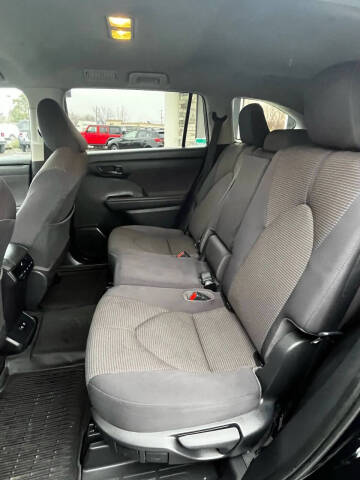 2020 Toyota Highlander LE