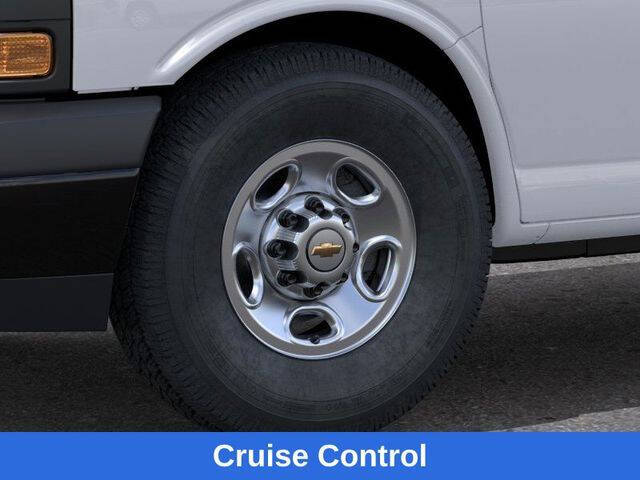 2025 Chevrolet Express 2500