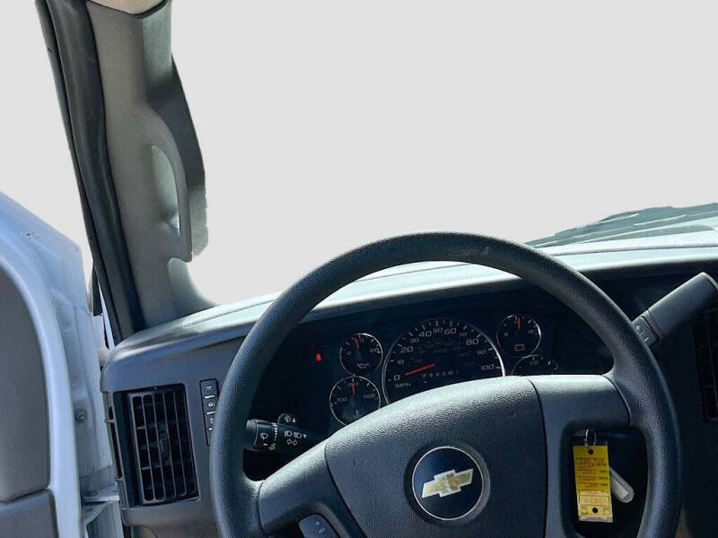2024 Chevrolet Express 2500