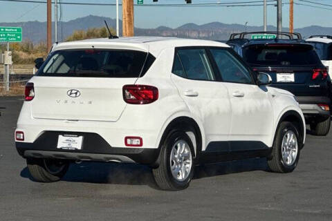 2026 Hyundai Venue SE