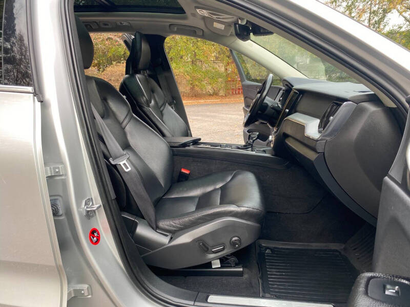 2018 Volvo XC60 T5 Momentum