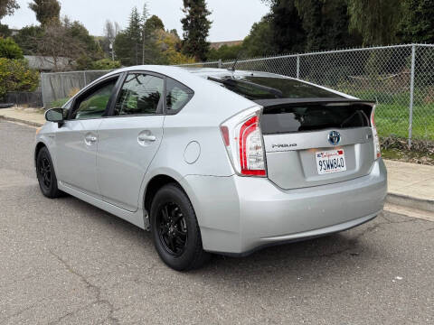 2012 Toyota Prius Two