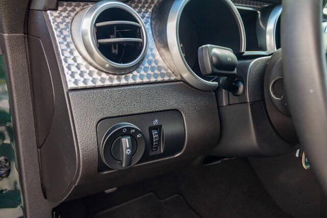 2008 Ford Mustang 13