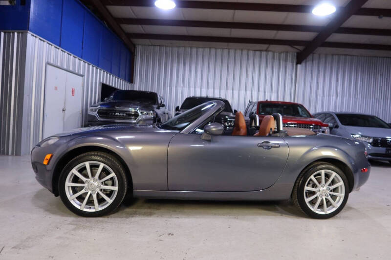 2006 Mazda MX-5 Miata for sale at SOUTHWEST AUTO CENTER INC in Houston TX