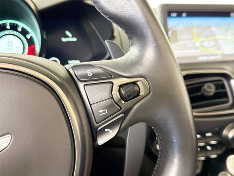 2022 Aston Martin Vantage