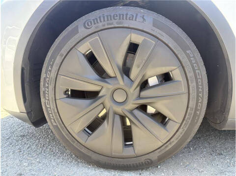 2025 Tesla Model Y Long Range