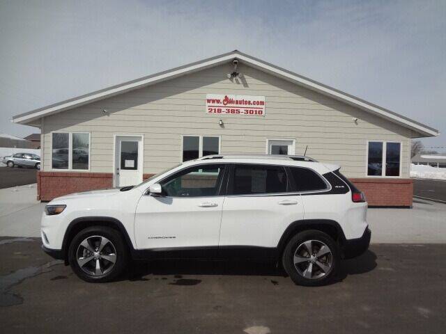 2019 Jeep Cherokee for sale at GIBB'S 10 SALES LLC in New York Mills MN