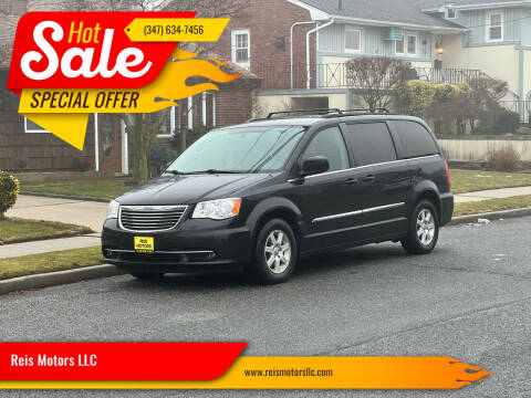 2012 Chrysler Town and Country for sale at Reis Motors LLC in Lawrence NY