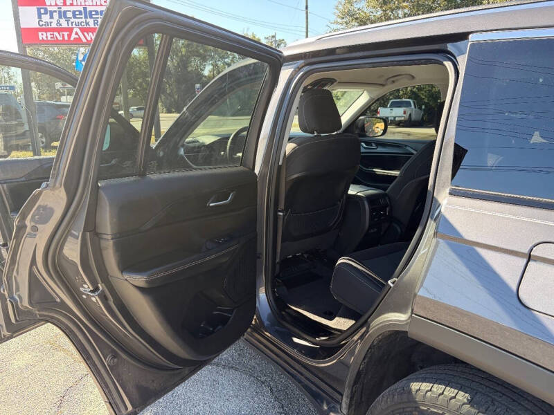 2023 Jeep Grand Cherokee Laredo