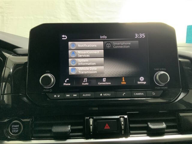 2024 Nissan Pathfinder SV