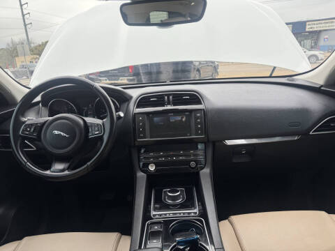 2017 Jaguar F-PACE 35t Premium