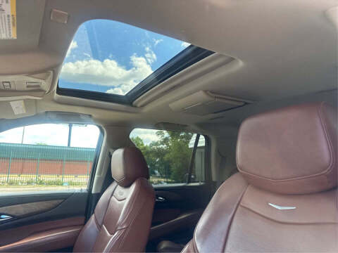 2018 Cadillac Escalade Luxury