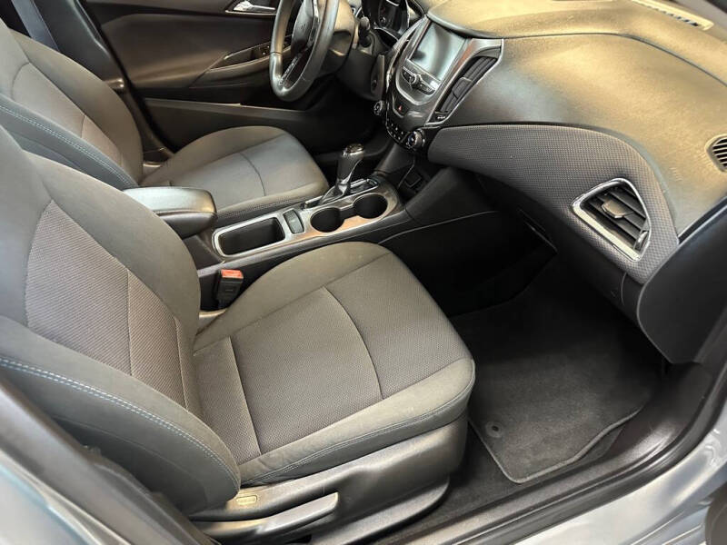 2017 Chevrolet Cruze LT Auto