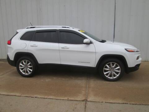 2015 Jeep Cherokee for sale at Parkway Motors in Osage Beach MO